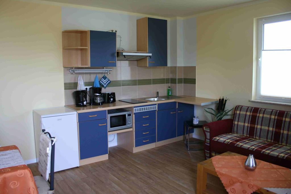 Uebernachtung Bei Michael - Ferienwohnung Rostock Exterior photo